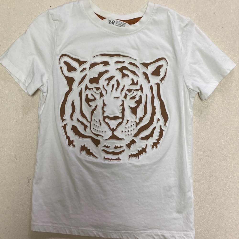 H&M tiger shirt